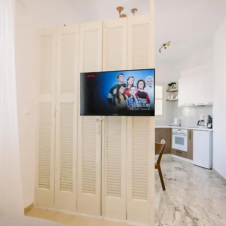 Benjamin Luxury By The Eustas Appartement Pylos