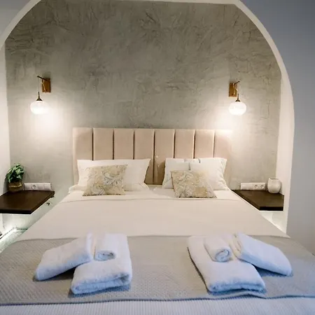 Benjamin Luxury By The Eustas Pylos